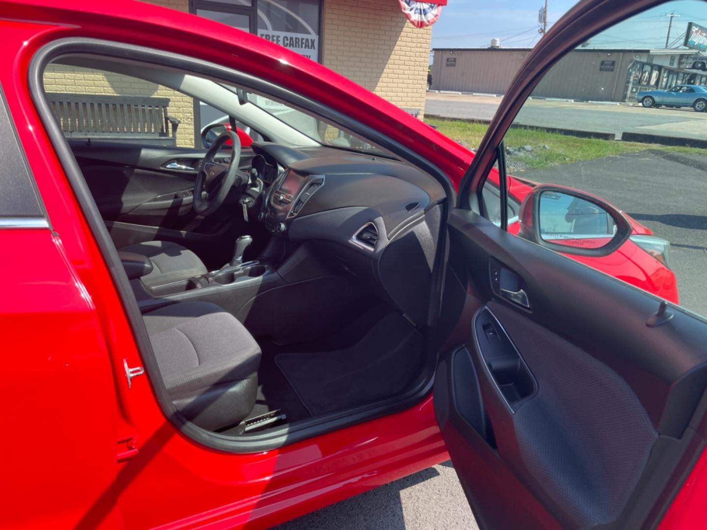 2017 Red Chevrolet Cruze (3G1BE6SM9HS) with an 4-Cyl, Turbo, 1.4 Liter engine, Automatic, 6-Spd transmission, located at 8008 Warden Rd, Sherwood, AR, 72120, (501) 801-6100, 34.830078, -92.186684 - Photo#8