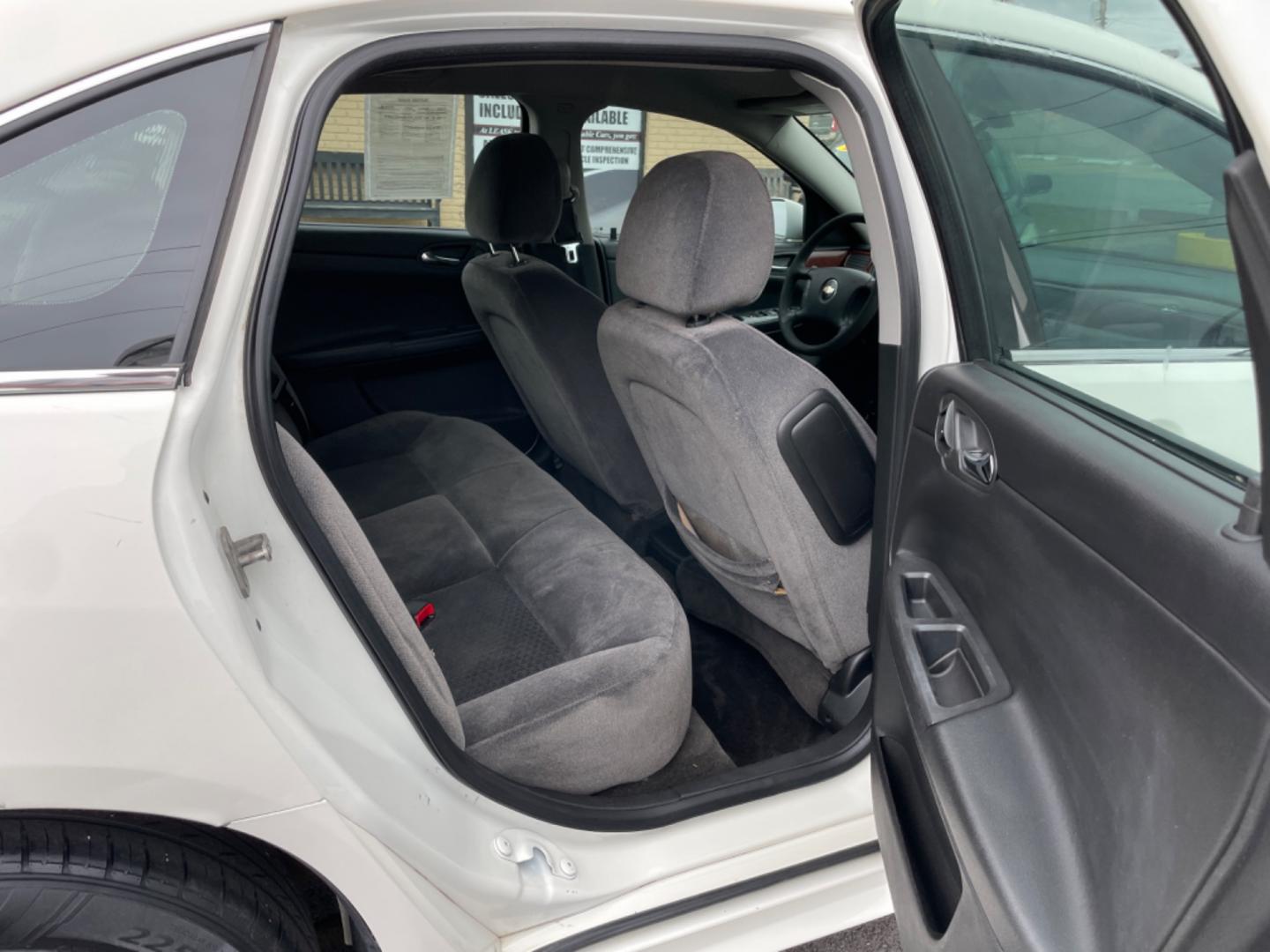 2009 White Chevrolet Impala (2G1WT57K591) with an V6, 3.5 Liter engine, Automatic, 4-Spd w/Overdrive transmission, located at 8008 Warden Rd, Sherwood, AR, 72120, (501) 801-6100, 34.830078, -92.186684 - Photo#9