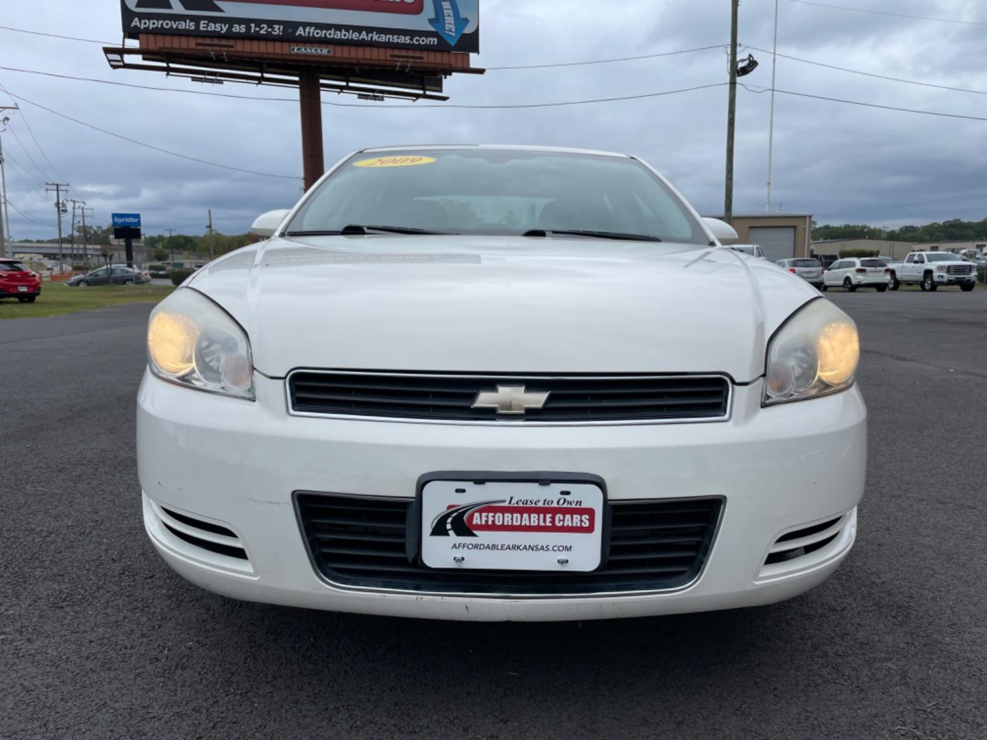 2009 White Chevrolet Impala (2G1WT57K591) with an V6, 3.5 Liter engine, Automatic, 4-Spd w/Overdrive transmission, located at 8008 Warden Rd, Sherwood, AR, 72120, (501) 801-6100, 34.830078, -92.186684 - Photo#2