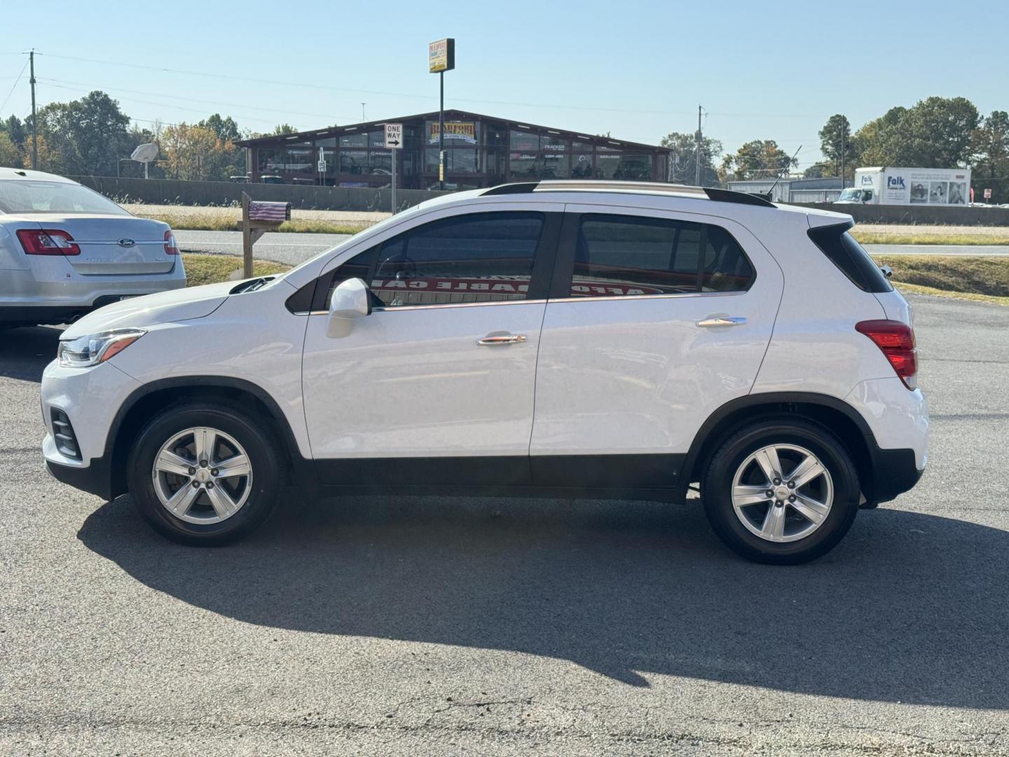 2019 White Chevrolet Trax (KL7CJLSB0KB) with an 4-Cyl, ECOTEC Turbo, 1.4L engine, Automatic, 6-Spd transmission, located at 8008 Warden Rd, Sherwood, AR, 72120, (501) 801-6100, 34.830078, -92.186684 - Photo#4