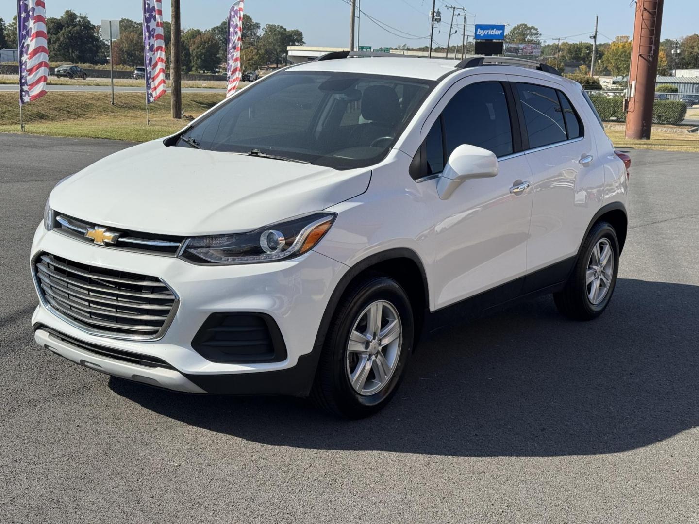 2019 White Chevrolet Trax (KL7CJLSB0KB) with an 4-Cyl, ECOTEC Turbo, 1.4L engine, Automatic, 6-Spd transmission, located at 8008 Warden Rd, Sherwood, AR, 72120, (501) 801-6100, 34.830078, -92.186684 - Photo#3