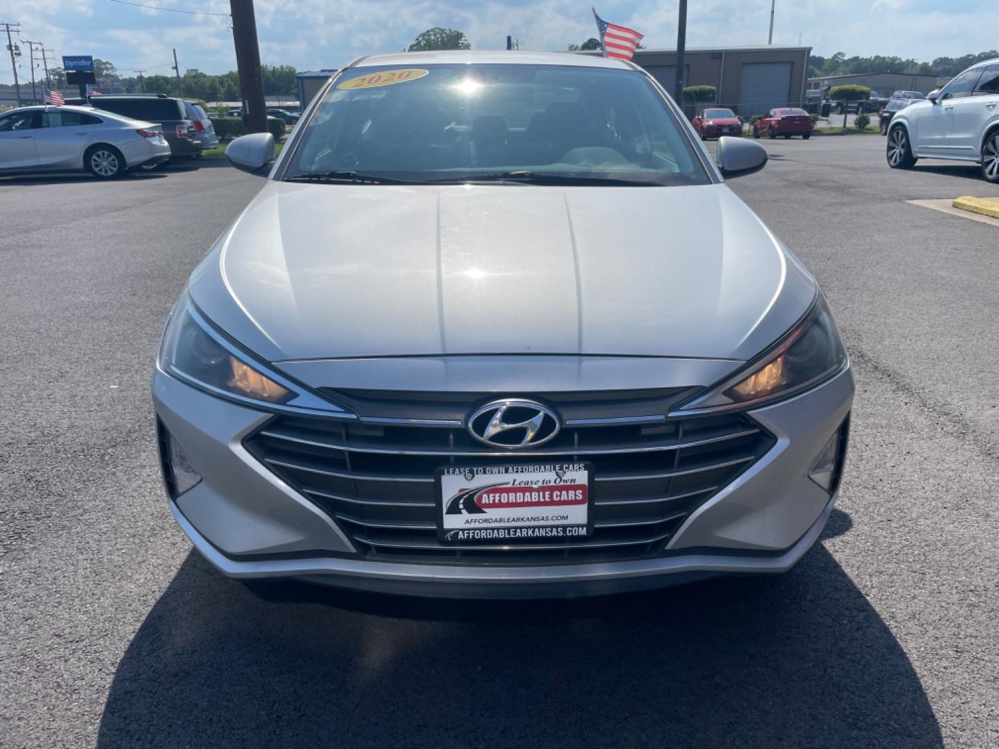 2020 Silver Hyundai Elantra (5NPD74LF1LH) with an 4-Cyl, 2.0 Liter engine, Automatic, IVT transmission, located at 8008 Warden Rd, Sherwood, AR, 72120, (501) 801-6100, 34.830078, -92.186684 - Photo#2