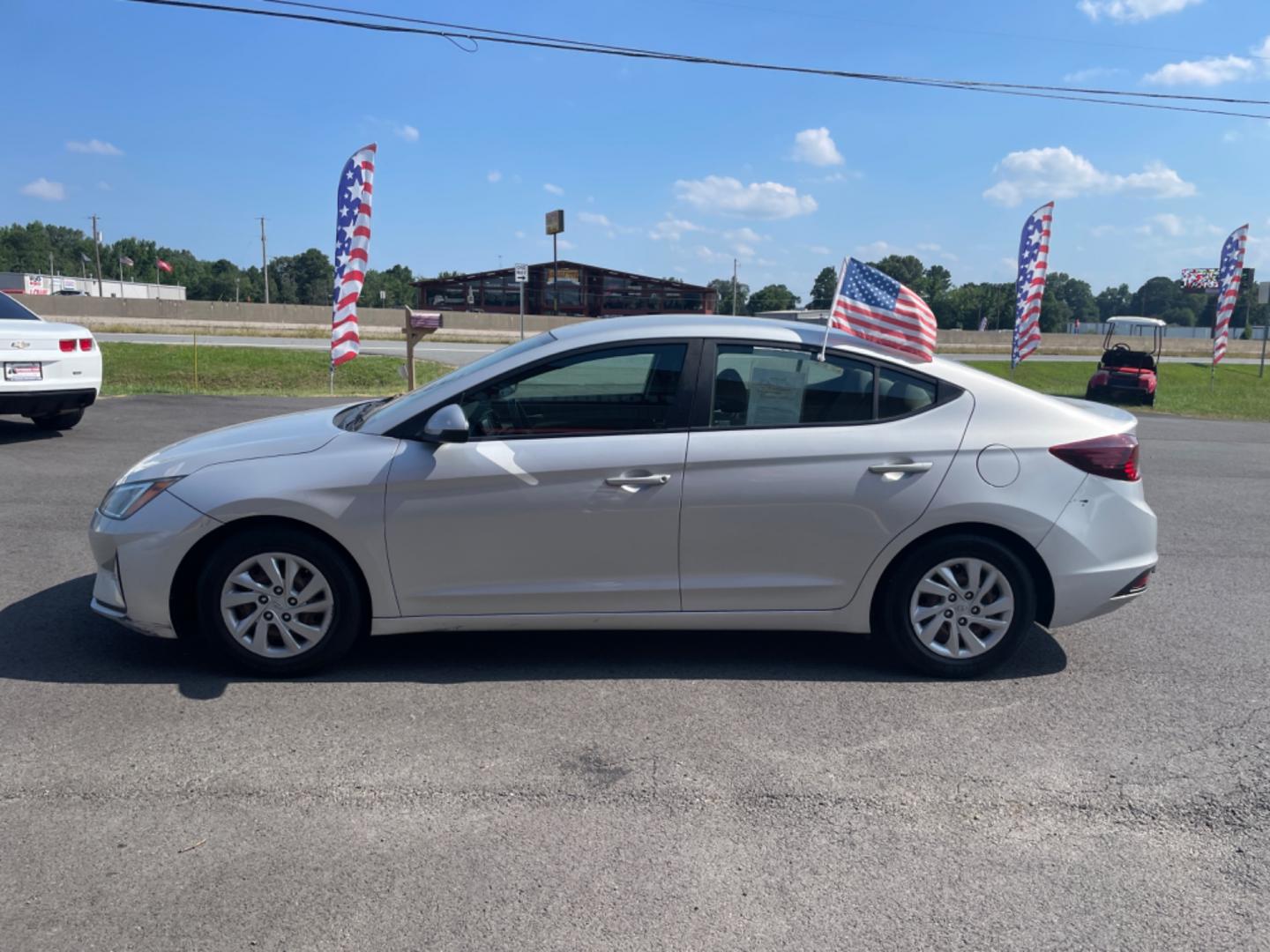 2020 Silver Hyundai Elantra (5NPD74LF1LH) with an 4-Cyl, 2.0 Liter engine, Automatic, IVT transmission, located at 8008 Warden Rd, Sherwood, AR, 72120, (501) 801-6100, 34.830078, -92.186684 - Photo#4