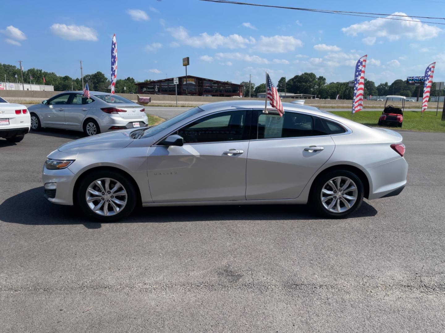 2019 Silver Chevrolet Malibu (1G1ZD5STXKF) with an 4-Cyl, Turbo, 1.5 Liter engine, Automatic, CVT transmission, located at 8008 Warden Rd, Sherwood, AR, 72120, (501) 801-6100, 34.830078, -92.186684 - Photo#4