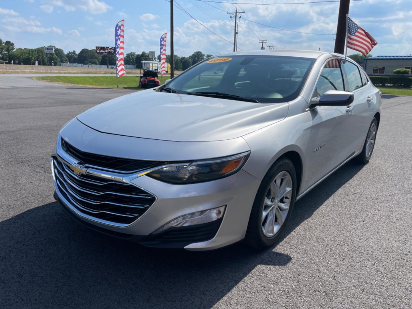 2019 Silver Chevrolet Malibu (1G1ZD5STXKF) with an 4-Cyl, Turbo, 1.5 Liter engine, Automatic, CVT transmission, located at 8008 Warden Rd, Sherwood, AR, 72120, (501) 801-6100, 34.830078, -92.186684 - Photo#3