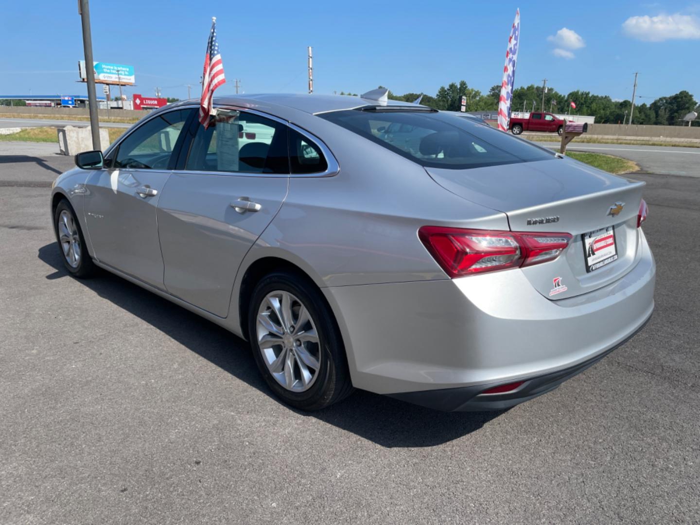 2019 Silver Chevrolet Malibu (1G1ZD5STXKF) with an 4-Cyl, Turbo, 1.5 Liter engine, Automatic, CVT transmission, located at 8008 Warden Rd, Sherwood, AR, 72120, (501) 801-6100, 34.830078, -92.186684 - Photo#5