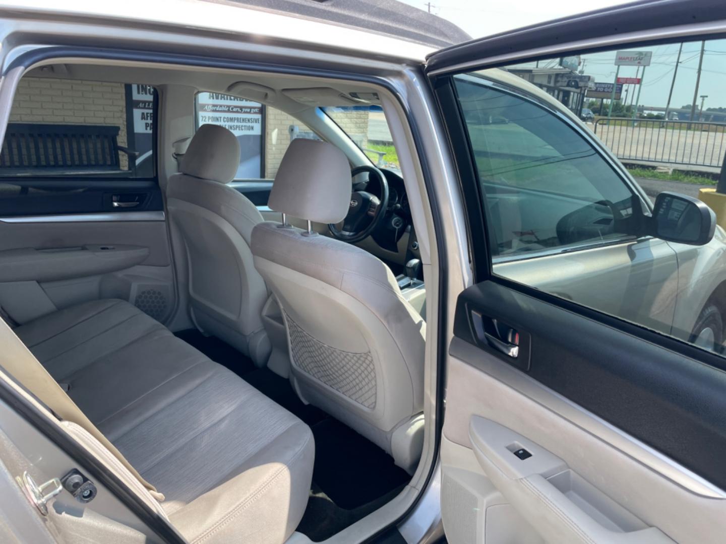 2014 Silver Subaru Outback (4S4BRCCC9E3) with an 4-Cyl, 2.5 Liter engine, Automatic, CVT w/Manual Mode transmission, located at 8008 Warden Rd, Sherwood, AR, 72120, (501) 801-6100, 34.830078, -92.186684 - Photo#9