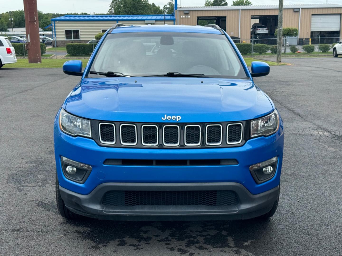 2018 Blue Jeep Compass (3C4NJDBB3JT) with an 4-Cyl, MultiAir, PZEV, 2.4 Liter engine, Automatic, 9-Spd transmission, located at 8008 Warden Rd, Sherwood, AR, 72120, (501) 801-6100, 34.830078, -92.186684 - Photo#2