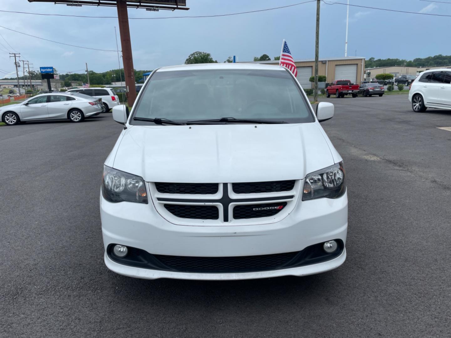 2015 White Dodge Grand Caravan Passenger (2C4RDGEG0FR) with an V6, Flex Fuel, 3.6 Liter engine, Automatic, 6-Spd transmission, located at 8008 Warden Rd, Sherwood, AR, 72120, (501) 801-6100, 34.830078, -92.186684 - Photo#2