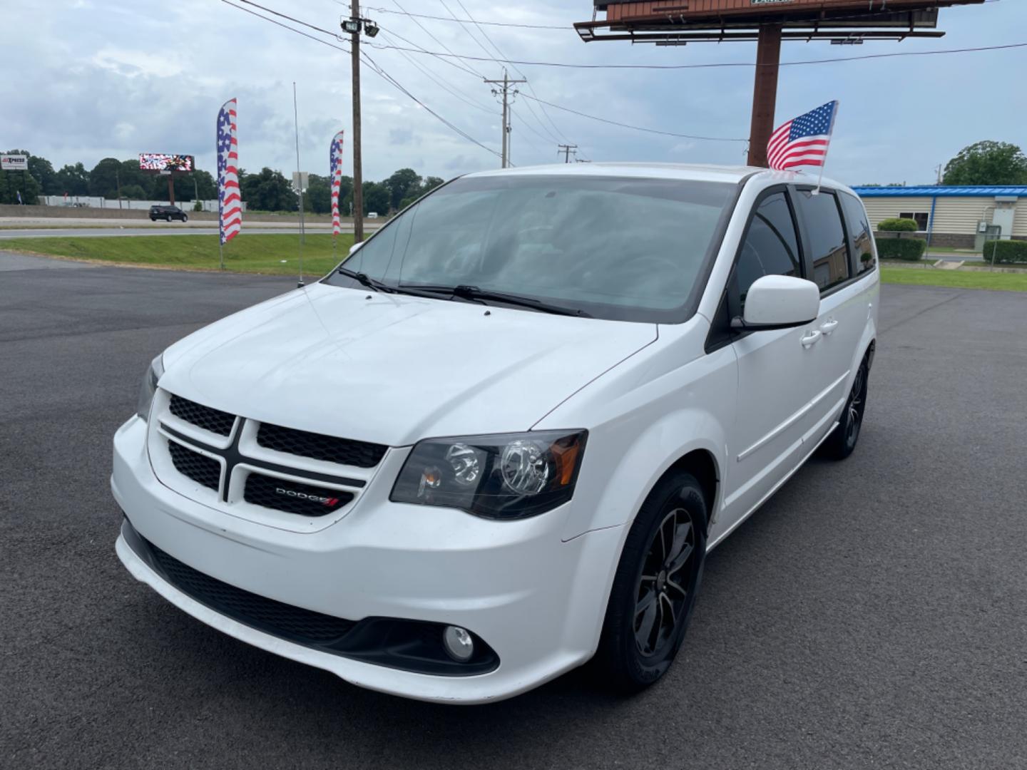 2015 White Dodge Grand Caravan Passenger (2C4RDGEG0FR) with an V6, Flex Fuel, 3.6 Liter engine, Automatic, 6-Spd transmission, located at 8008 Warden Rd, Sherwood, AR, 72120, (501) 801-6100, 34.830078, -92.186684 - Photo#3