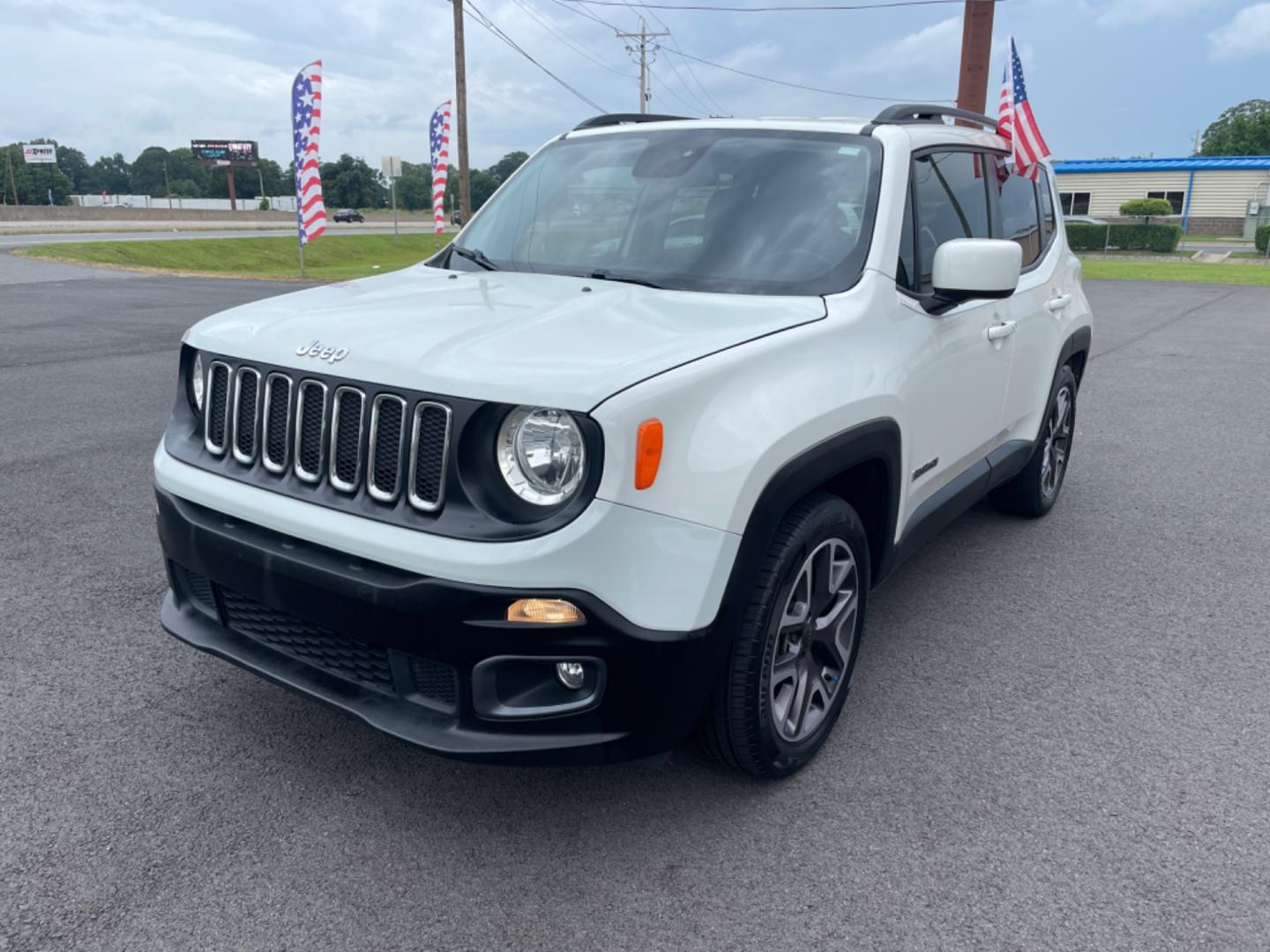 2015 White JEEP Renegade (ZACCJABT0FP) with an 2.4 engine, located at 8008 Warden Rd, Sherwood, AR, 72120, (501) 801-6100, 34.830078, -92.186684 - Photo#3