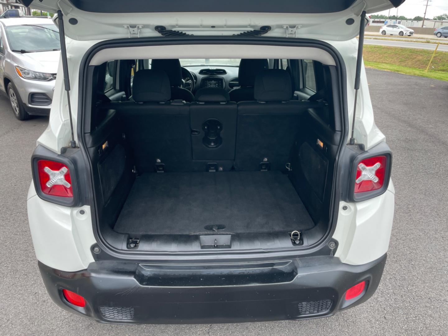 2015 White JEEP Renegade (ZACCJABT0FP) with an 2.4 engine, located at 8008 Warden Rd, Sherwood, AR, 72120, (501) 801-6100, 34.830078, -92.186684 - Photo#10