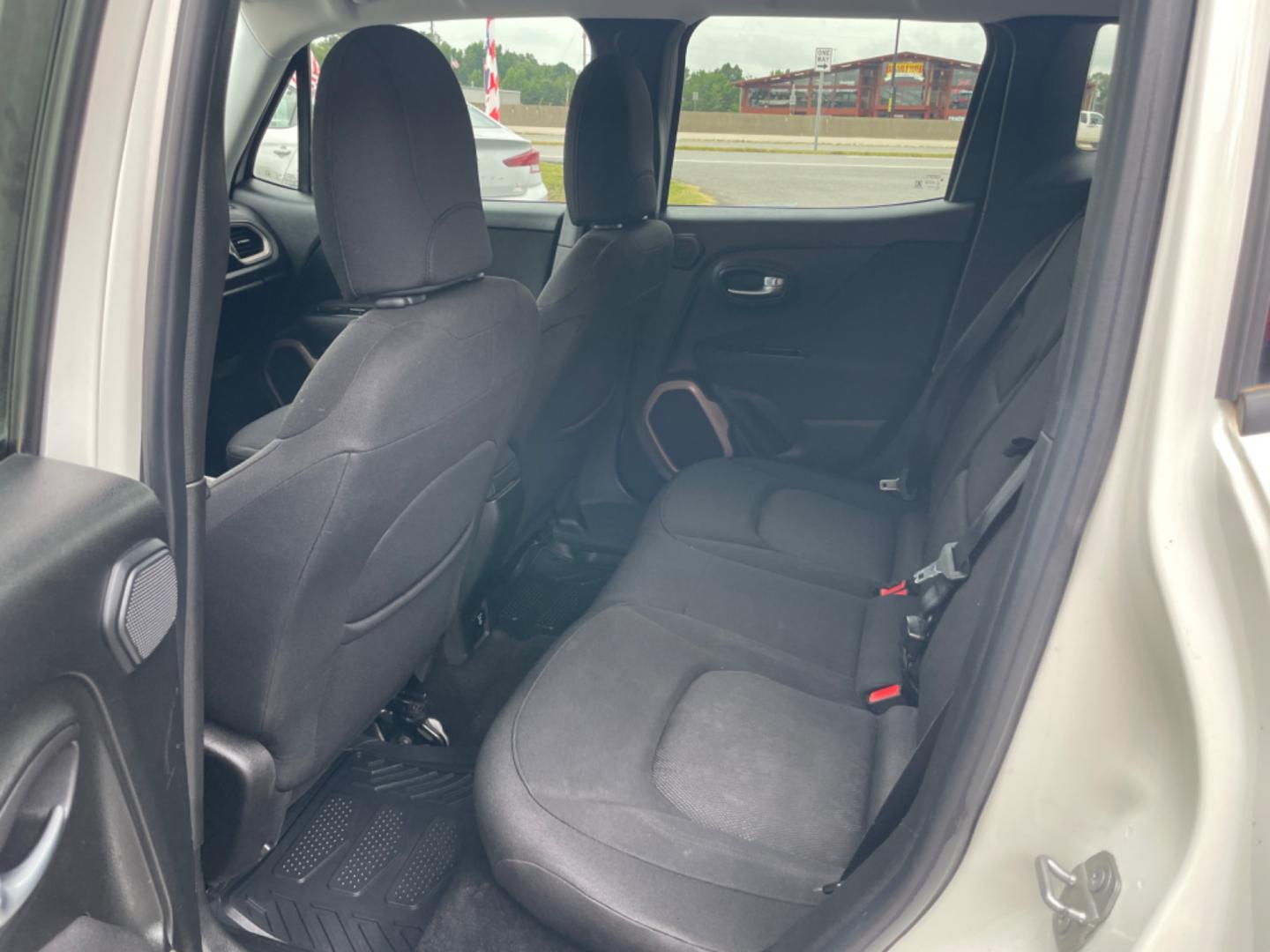 2015 White JEEP Renegade (ZACCJABT0FP) with an 2.4 engine, located at 8008 Warden Rd, Sherwood, AR, 72120, (501) 801-6100, 34.830078, -92.186684 - Photo#11