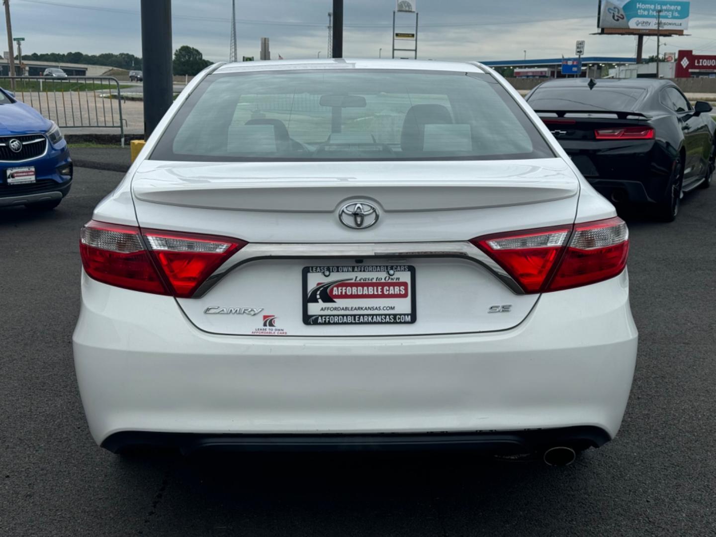 2015 White Toyota Camry (4T1BF1FK6FU) with an 4-Cyl, 2.5 Liter engine, Automatic, 6-Spd transmission, located at 8008 Warden Rd, Sherwood, AR, 72120, (501) 801-6100, 34.830078, -92.186684 - Photo#6