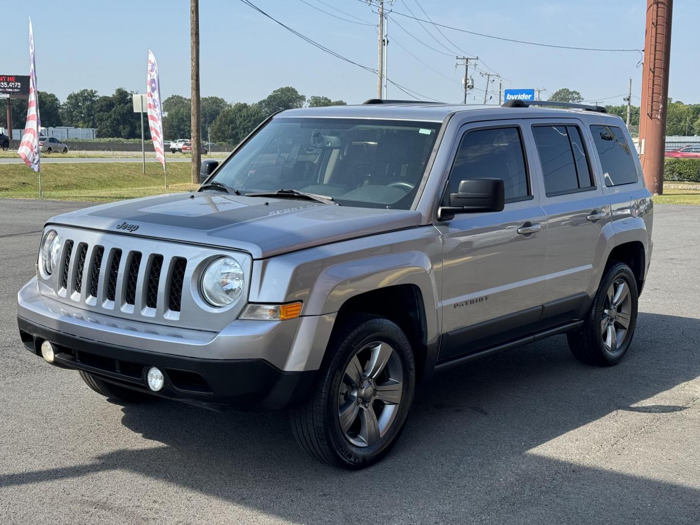 2016 Gray Jeep Patriot (1C4NJPBA3GD) with an 4-Cyl, 2.0 Liter engine, Auto, 6-Spd AutoStick transmission, located at 8008 Warden Rd, Sherwood, AR, 72120, (501) 801-6100, 34.830078, -92.186684 - Photo#6