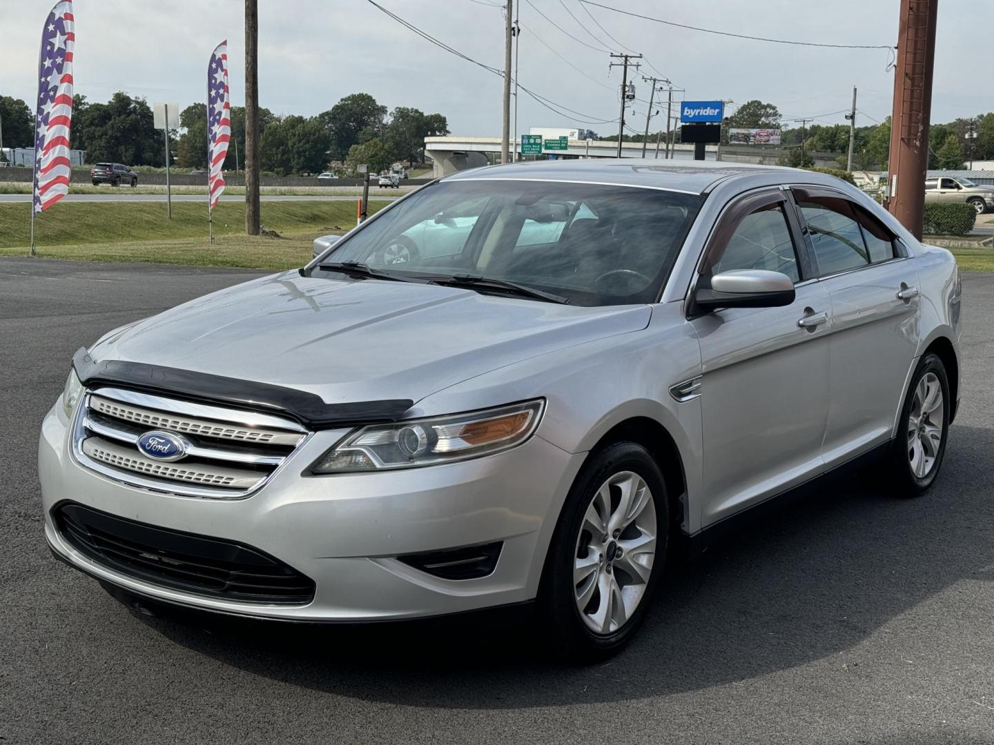 2012 Silver Ford Taurus (1FAHP2EW5CG) with an V6, 3.5 Liter engine, Automatic, 6-Spd transmission, located at 8008 Warden Rd, Sherwood, AR, 72120, (501) 801-6100, 34.830078, -92.186684 - Photo#3