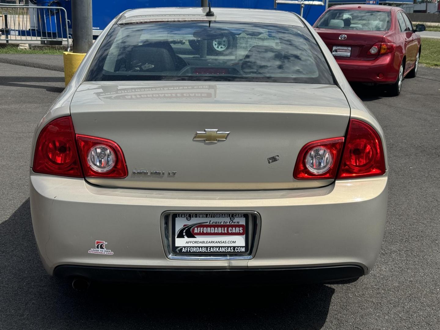 2011 Gold Chevrolet Malibu (1G1ZD5E1XBF) with an 4-Cyl, 2.4 Liter engine, Automatic, 6-Spd w/Overdrive and TAPshift transmission, located at 8008 Warden Rd, Sherwood, AR, 72120, (501) 801-6100, 34.830078, -92.186684 - Photo#5