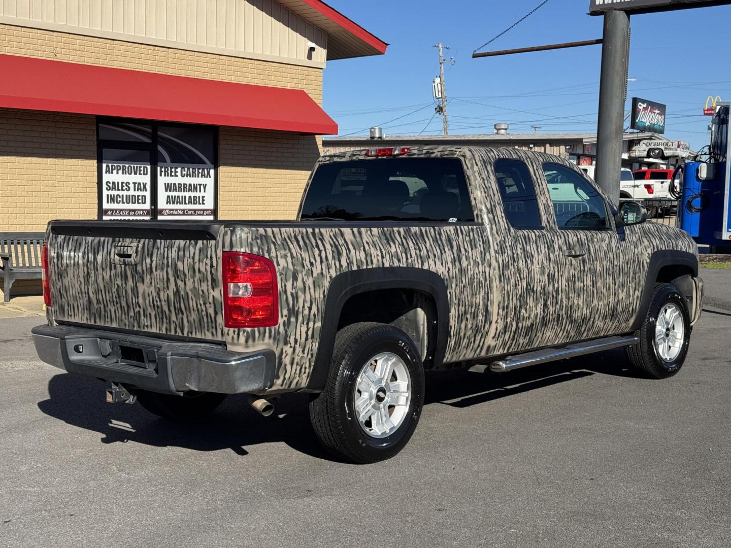 2013 CAMO Chevrolet Silverado 1500 Extended Cab (1GCRKSE75DZ) with an V8, Flex Fuel, 5.3 Liter engine, Automatic, 6-Spd HD w/Overdrive transmission, located at 8008 Warden Rd, Sherwood, AR, 72120, (501) 801-6100, 34.830078, -92.186684 - Photo#6